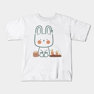 Bunny with his carrot gardern Kids T-Shirt